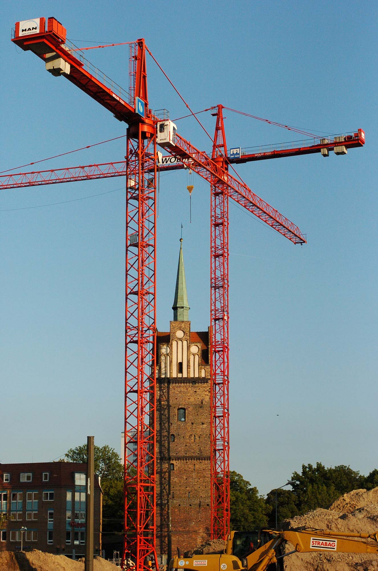 Kran auf einer Baustelle in Rostock